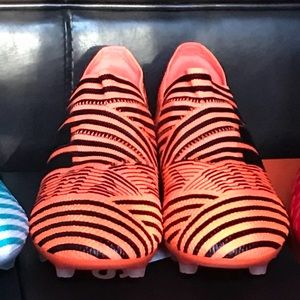 Laceless nemesis soccer cleats